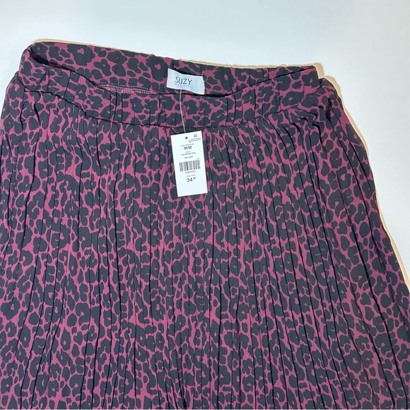 Plum and Black Animal Print Plisse Pleated High-Low Midi Skirt Size Medium - Picture 3 of 3